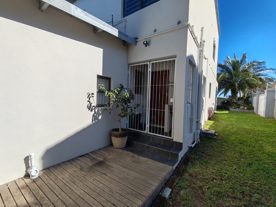 3 Bedroom Property for Sale in De Kelders Western Cape